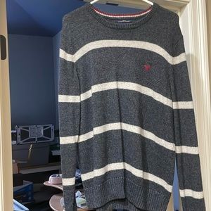 American Eagle large athletic fit sweater